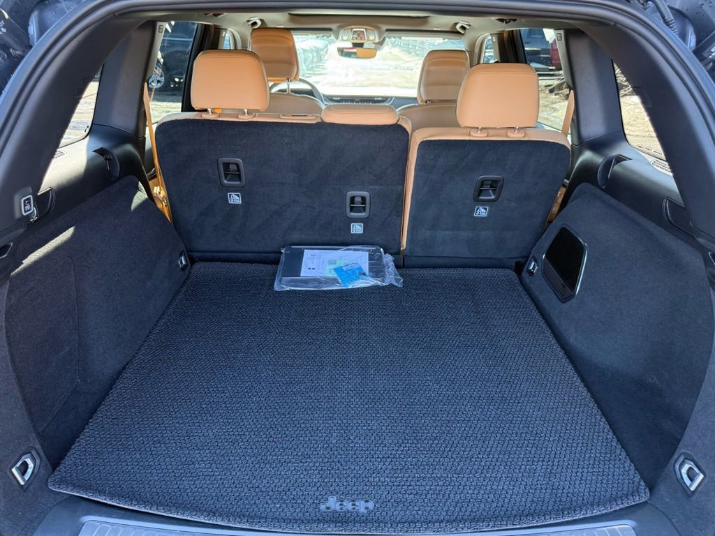 New 2025 Jeep Grand Cherokee Summit w/ High Altitude Package image 27