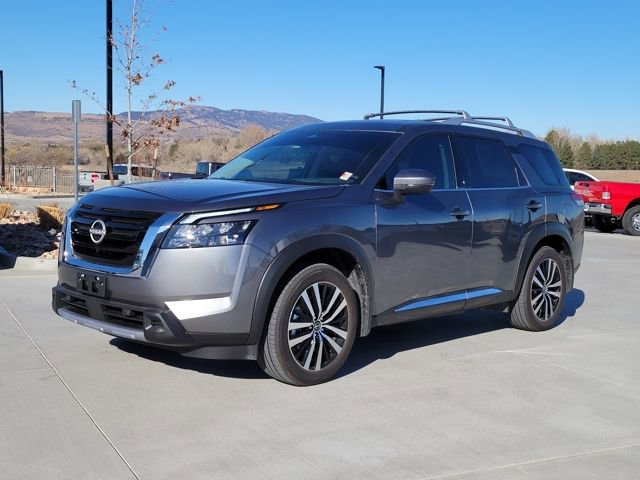 Used 2025 Nissan Pathfinder Platinum w/ Cargo Package image 1