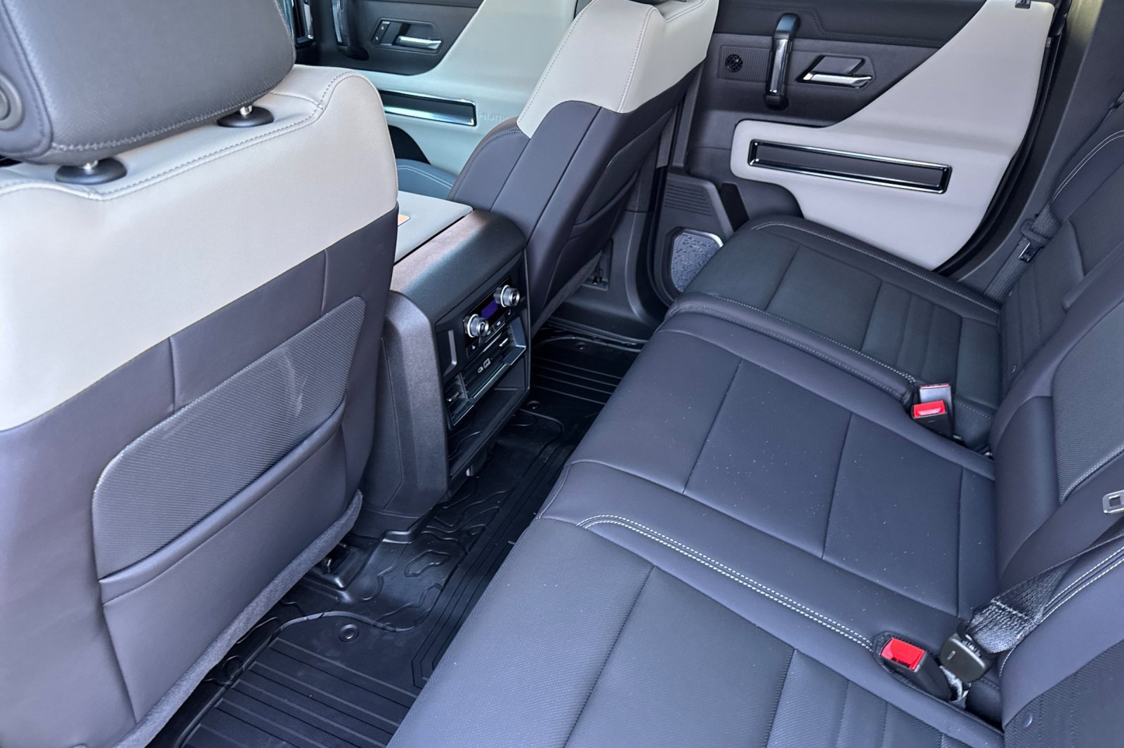 New 2026 GMC Hummer EV SUV w/ LPO, Sport Package image 12