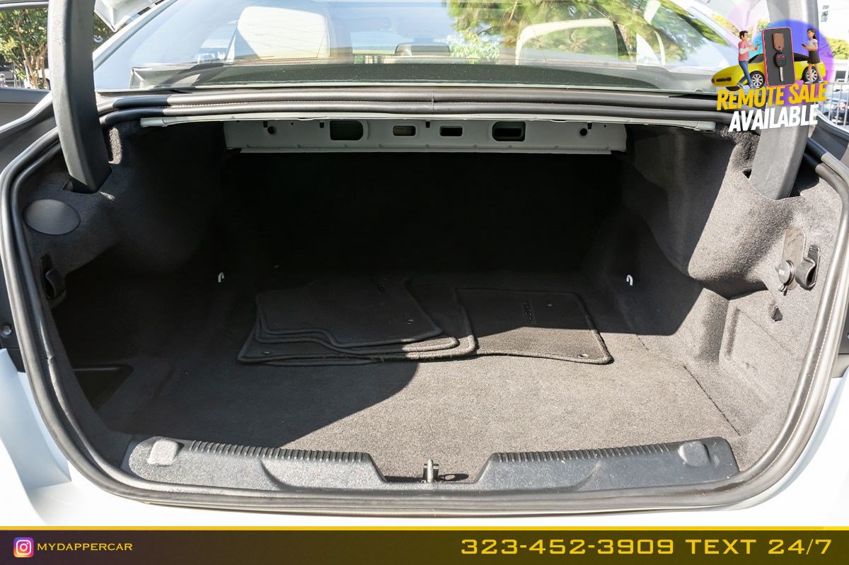 Used 2018 Jaguar XE RWD image 17