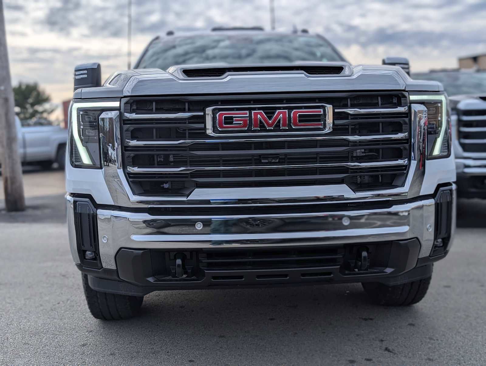 New 2026 GMC Sierra 3500 SLT w/ SLT Premium Package image 2