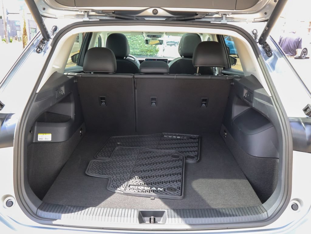 Certified 2025 Volkswagen Tiguan SE w/ Panoramic Sunroof Package AWD/4WD image 10