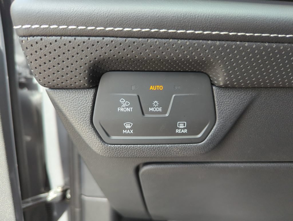 Used 2024 Volkswagen Atlas SE FWD image 43