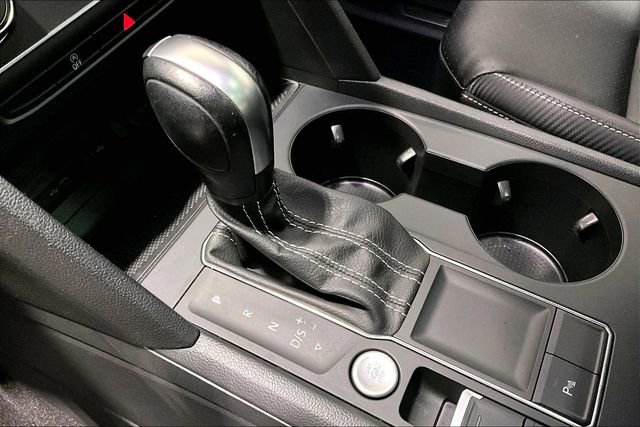 Used 2021 Volkswagen Atlas Cross Sport SE w/ Panoramic Sunroof Package FWD image 13