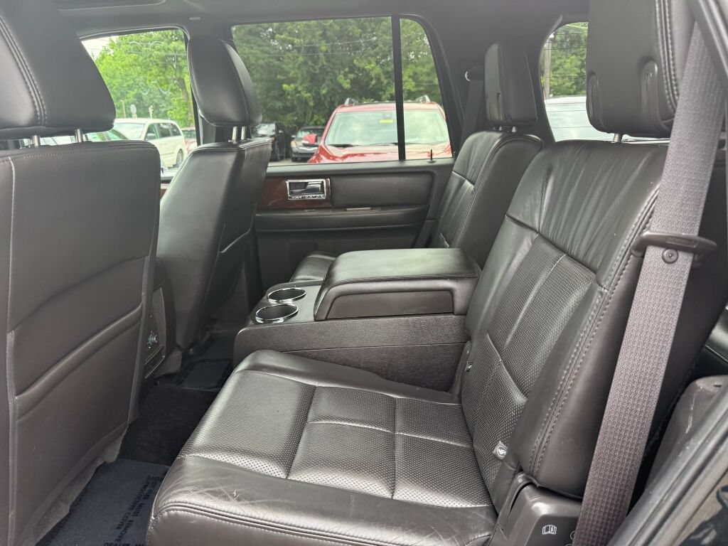 Used 2014 Lincoln Navigator 4WD image 23