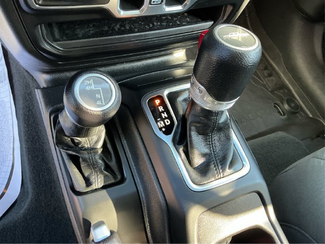 Used 2023 Jeep Gladiator Sport AWD/4WD image 36