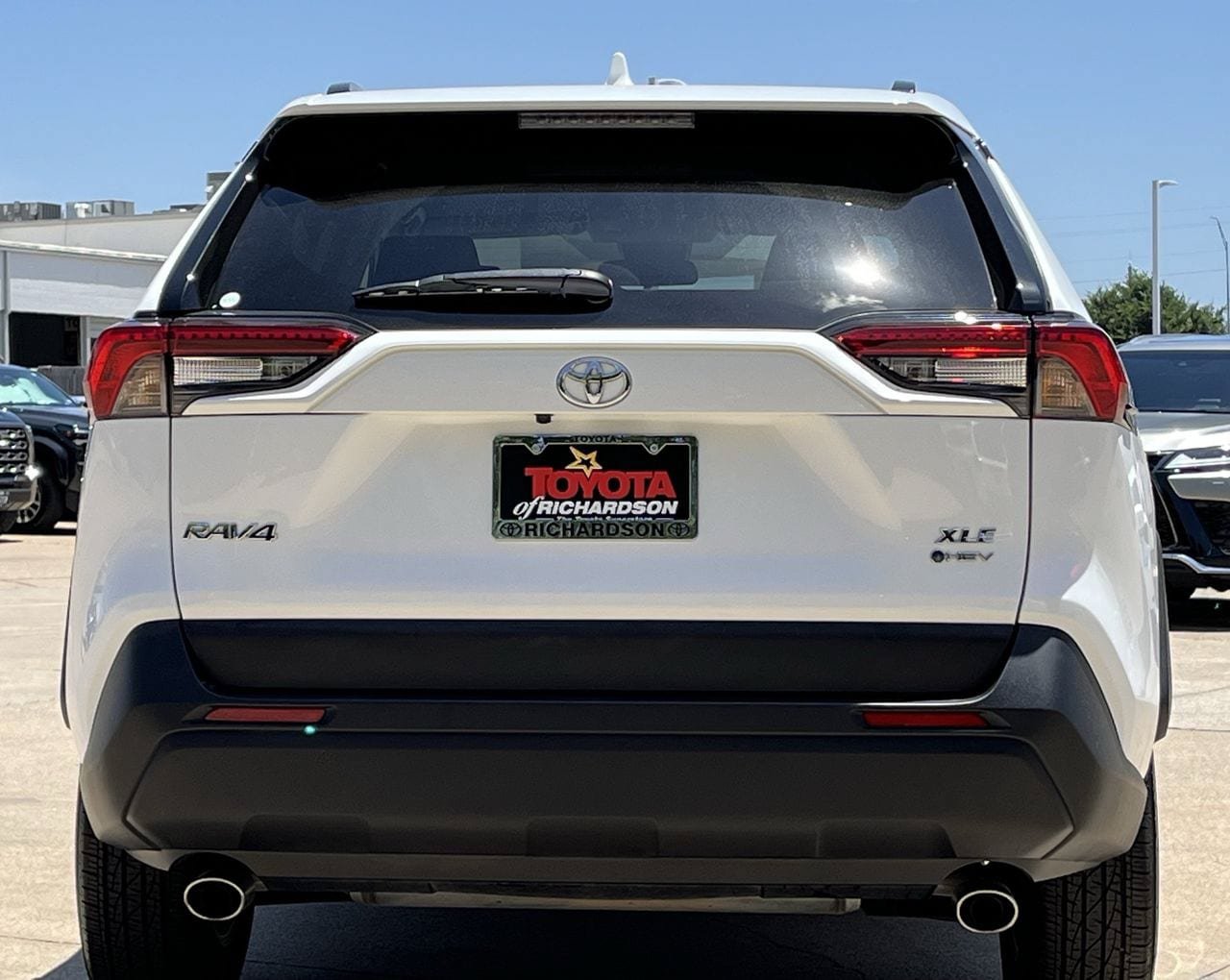 Used 2025 Toyota RAV4 XLE AWD/4WD image 5