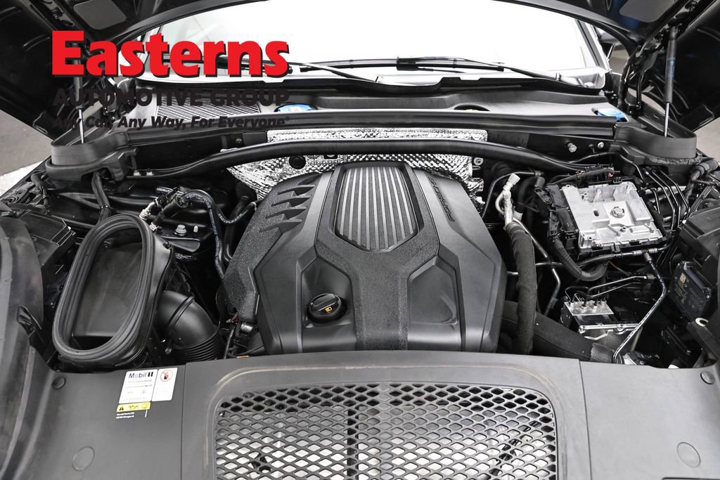 Used 2022 Porsche Macan AWD/4WD image 7
