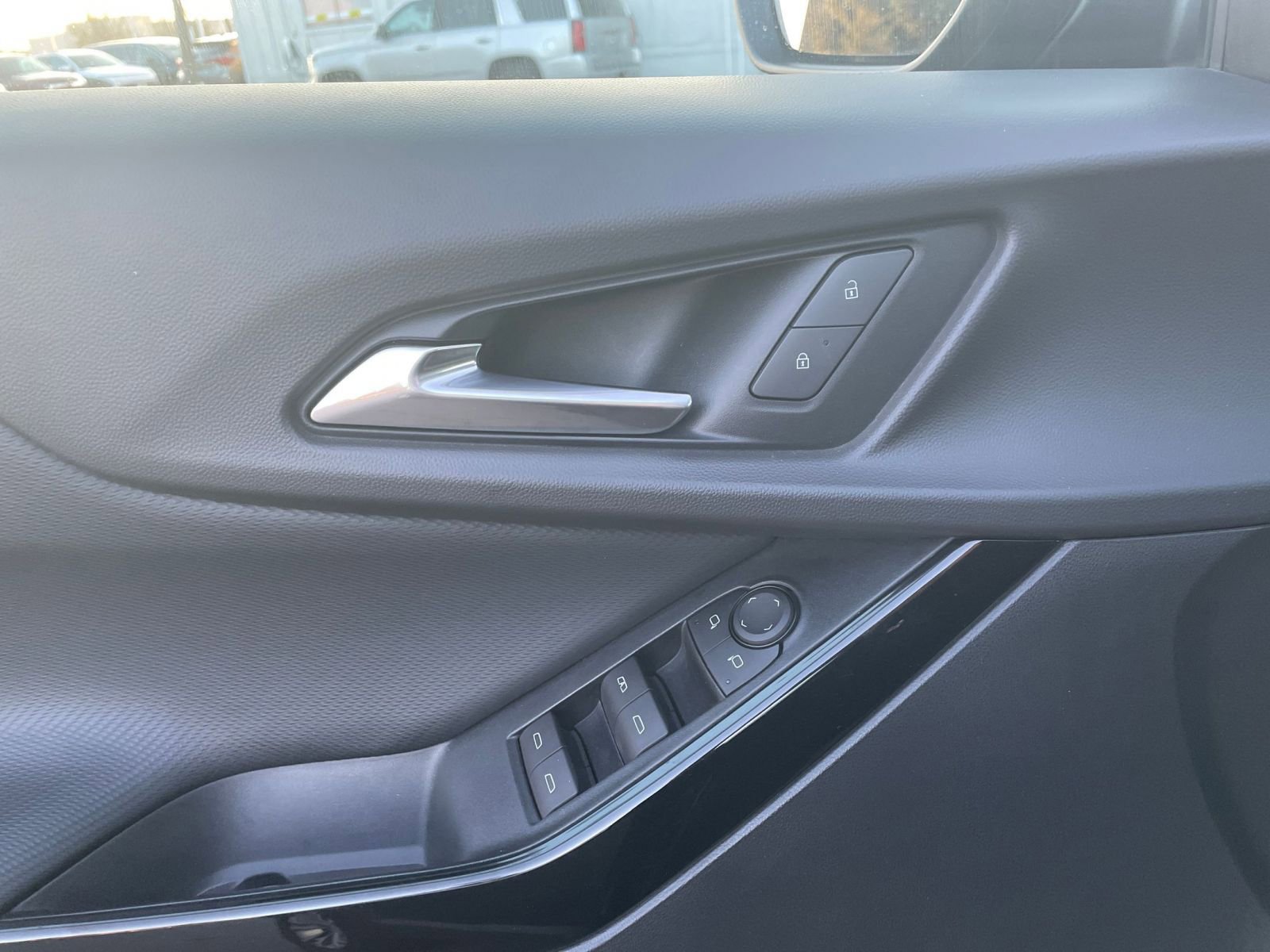 Used 2025 Chevrolet Equinox LT image 20