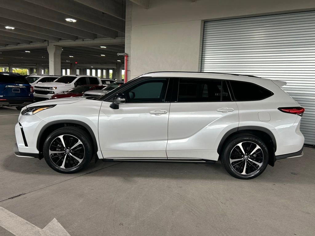 Used 2022 Toyota Highlander XSE image 5