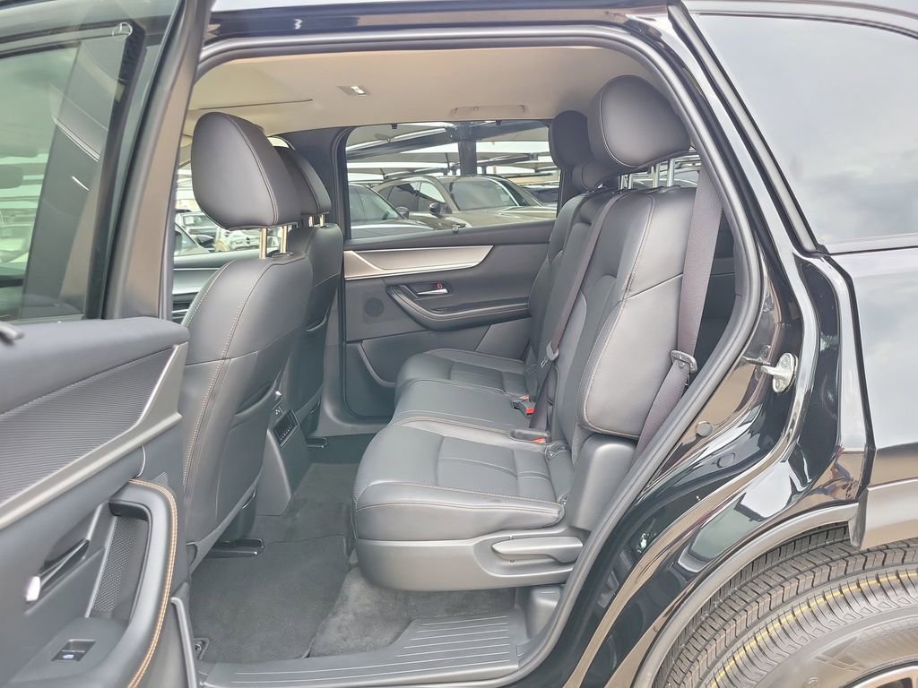 Used 2025 MAZDA CX-70 3.3 Turbo w/ Preferred Package image 6