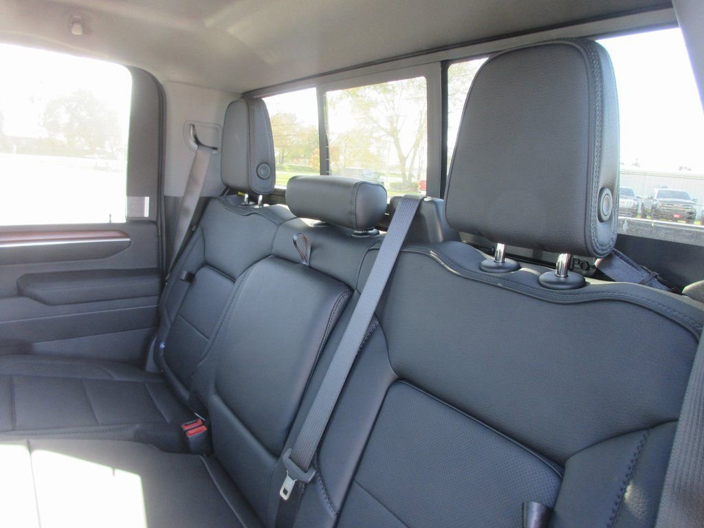 New 2026 GMC Sierra 3500 Denali w/ Denali Reserve Package AWD/4WD image 15