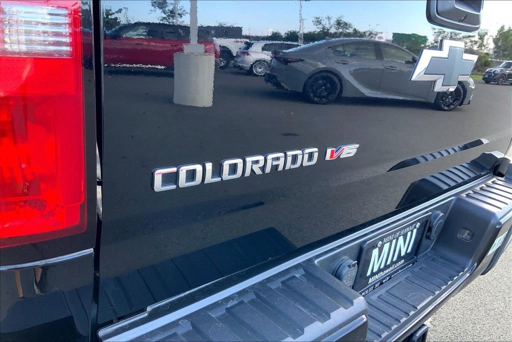 Used 2017 Chevrolet Colorado Z71 w/ Z71 Midnight Edition image 8