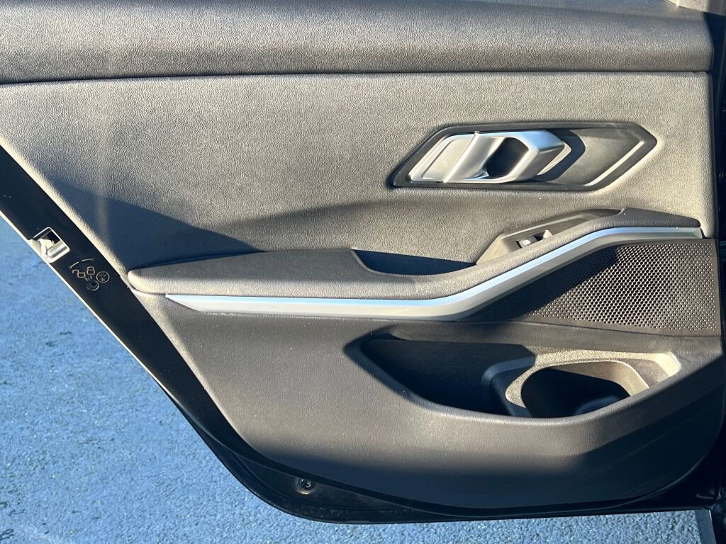 Used 2020 BMW 330i Sedan w/ Premium Package image 19