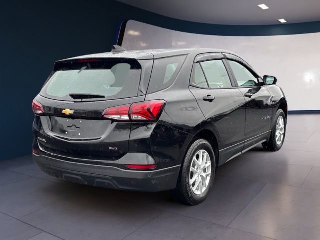 Used 2024 Chevrolet Equinox LS w/ Driver Confidence II Package image 5