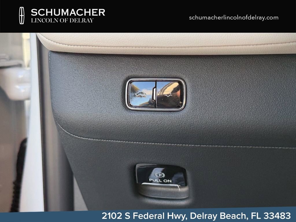 New 2026 Lincoln Navigator L Premier AWD/4WD image 22