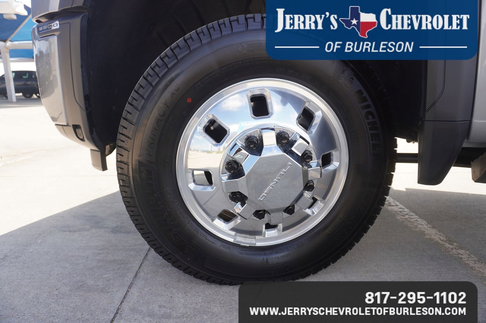 Used 2025 GMC Sierra 3500 Denali Ultimate image 12