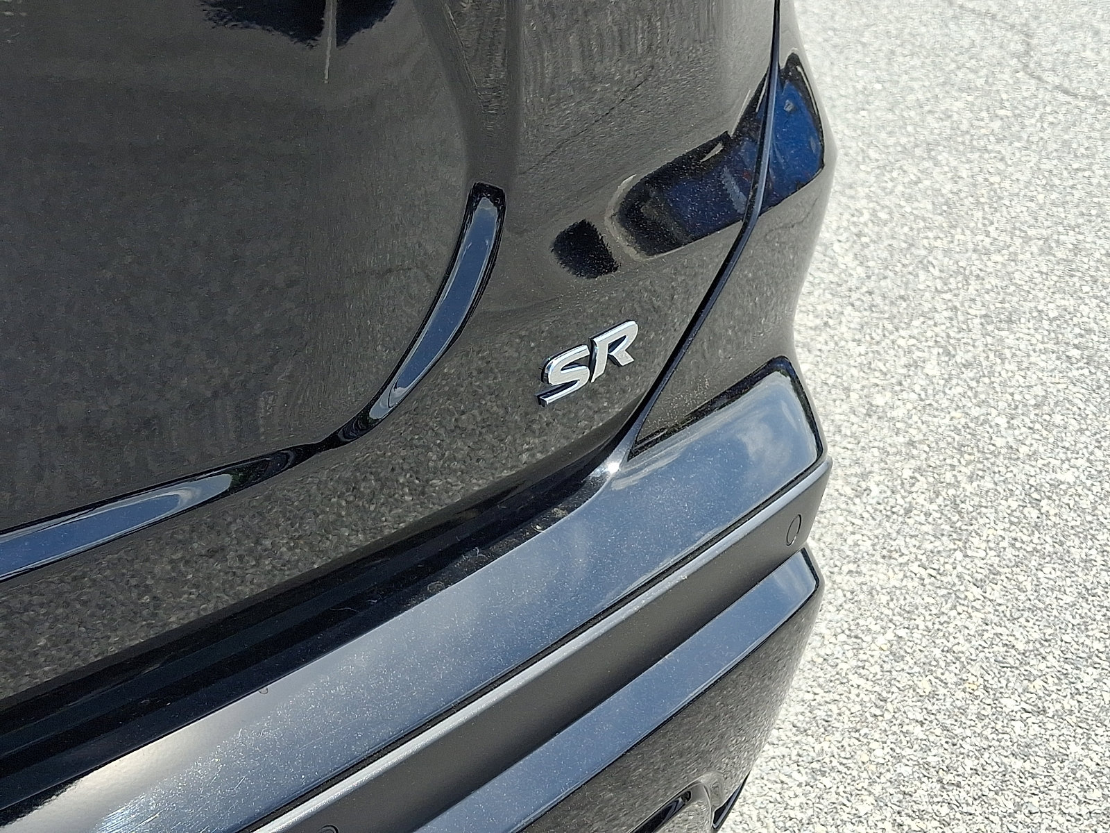 Used 2023 Nissan Kicks SR w/ SR Premium Package FWD image 34