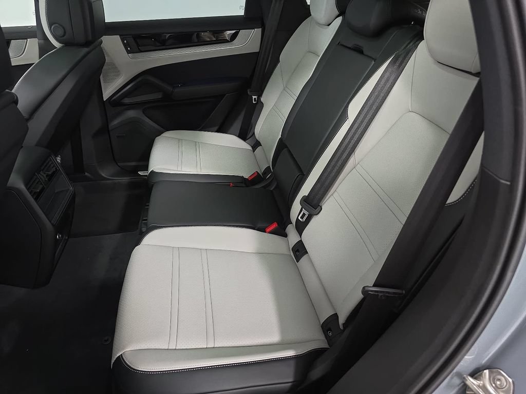 New 2026 Porsche Cayenne S AWD/4WD image 27