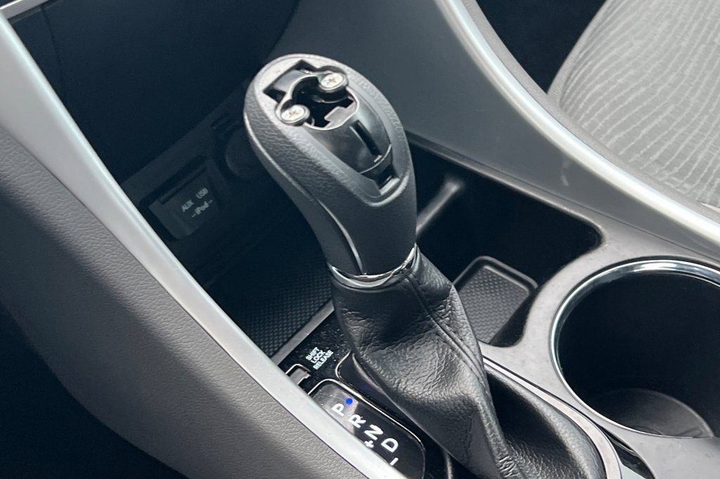 Used 2013 Hyundai Sonata Hybrid image 16