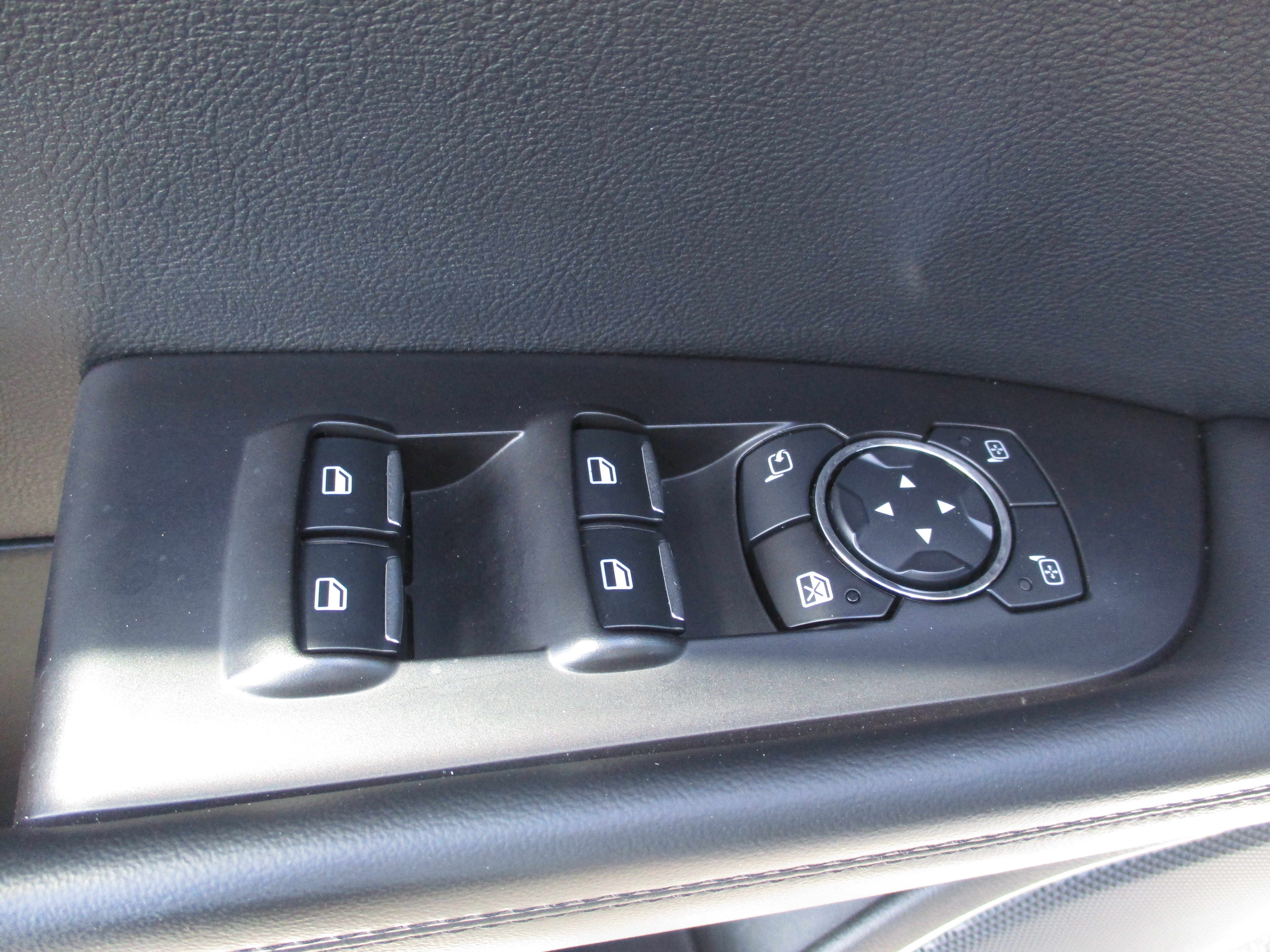 Used 2023 Lincoln Nautilus Reserve FWD image 15