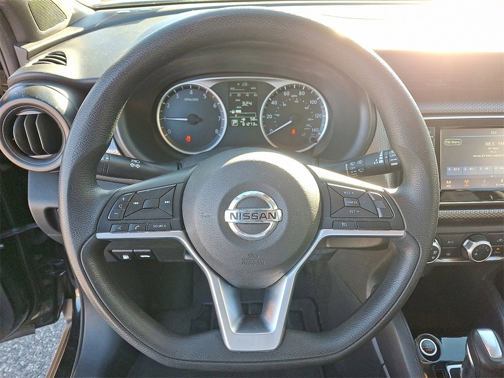 Used 2020 Nissan Kicks S image 18