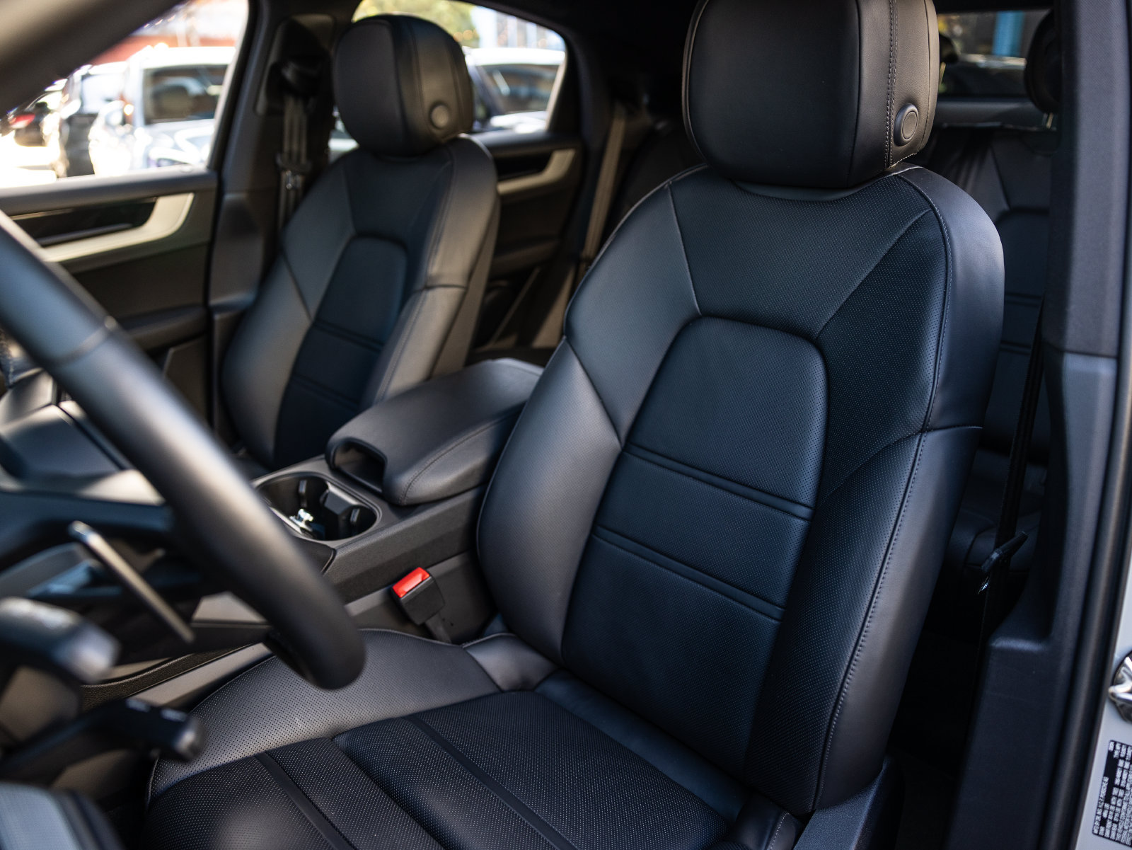 Certified 2024 Porsche Cayenne Coupe AWD/4WD image 5