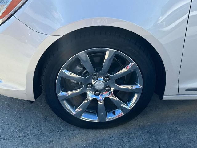 Used 2014 Buick LaCrosse Leather w/ Driver Confidence Package image 5