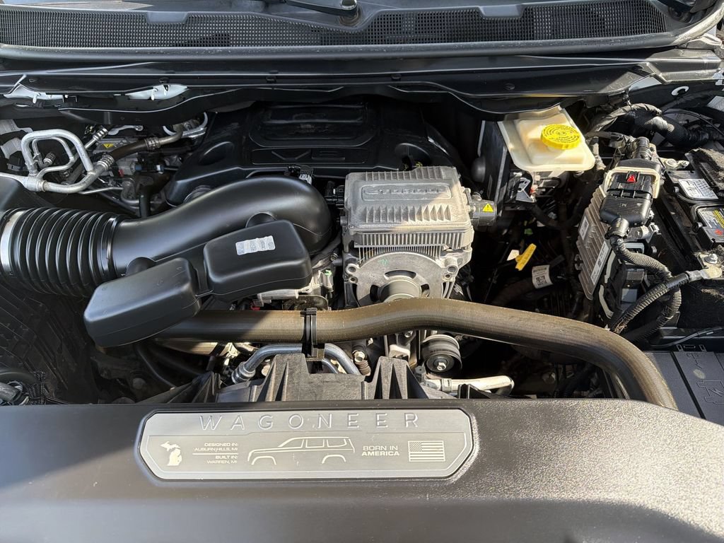 Used 2022 Jeep Wagoneer Series II AWD/4WD image 18