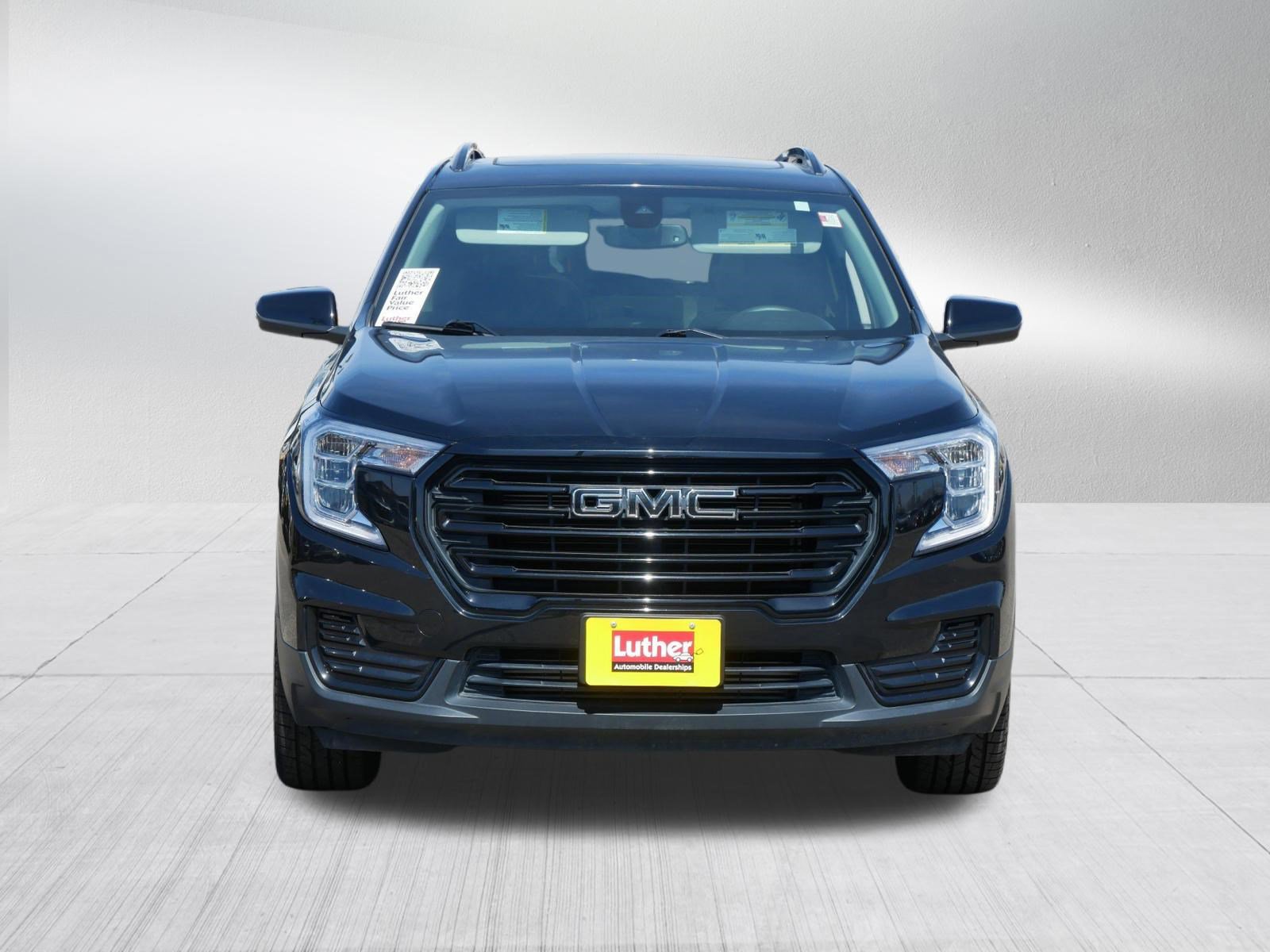 Used 2023 GMC Terrain SLE w/ Driver Convenience Package AWD/4WD image 2