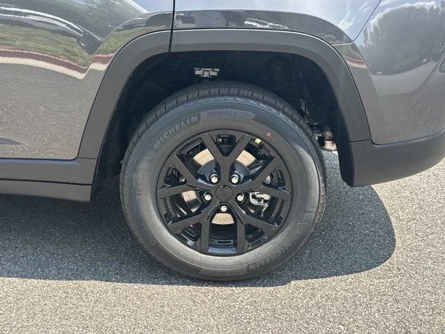 New 2026 Jeep Grand Cherokee Altitude RWD image 18