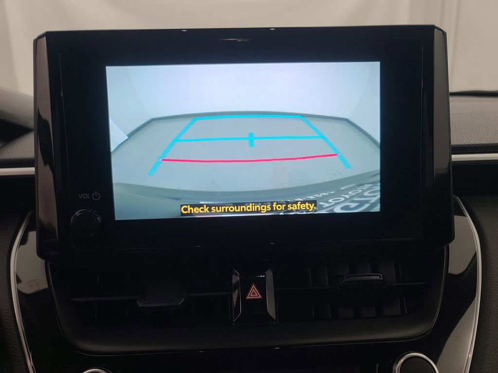 Used 2025 Toyota Corolla Cross LE image 32