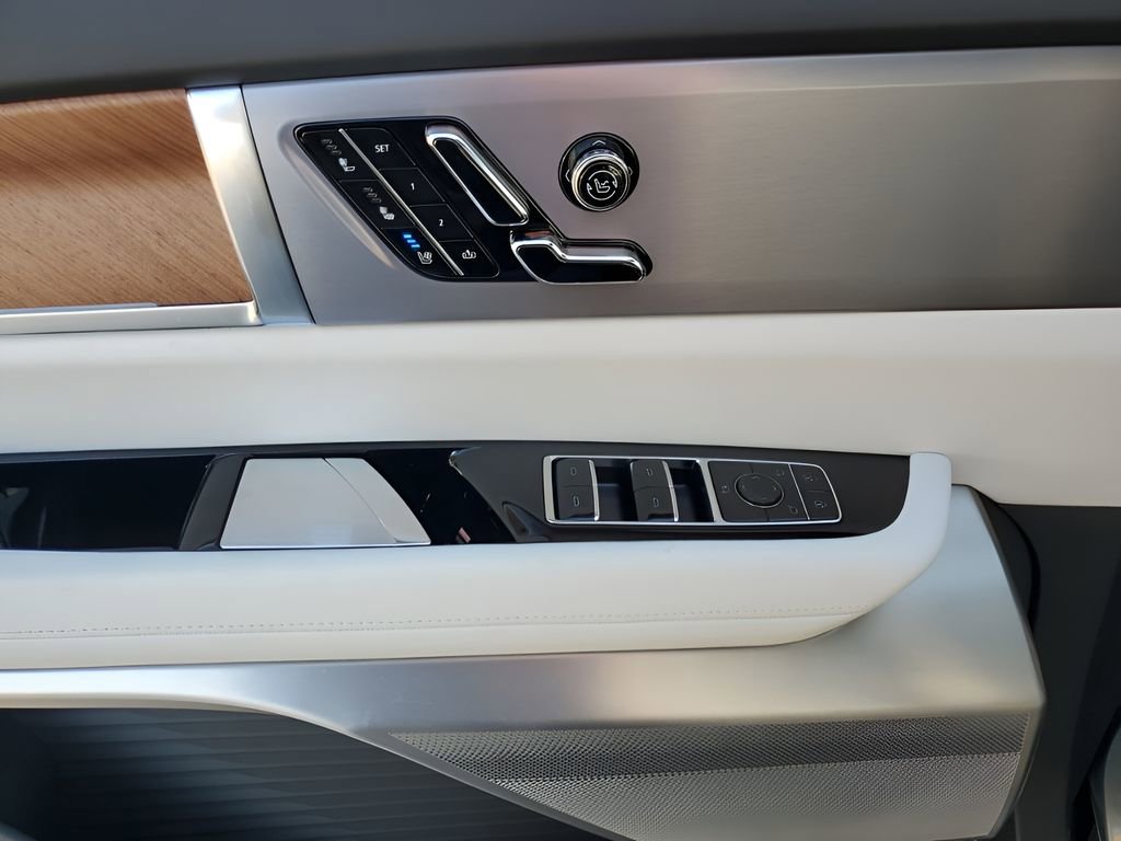 New 2026 Cadillac Vistiq Luxury w/ LPO, Floor Liner Package image 29