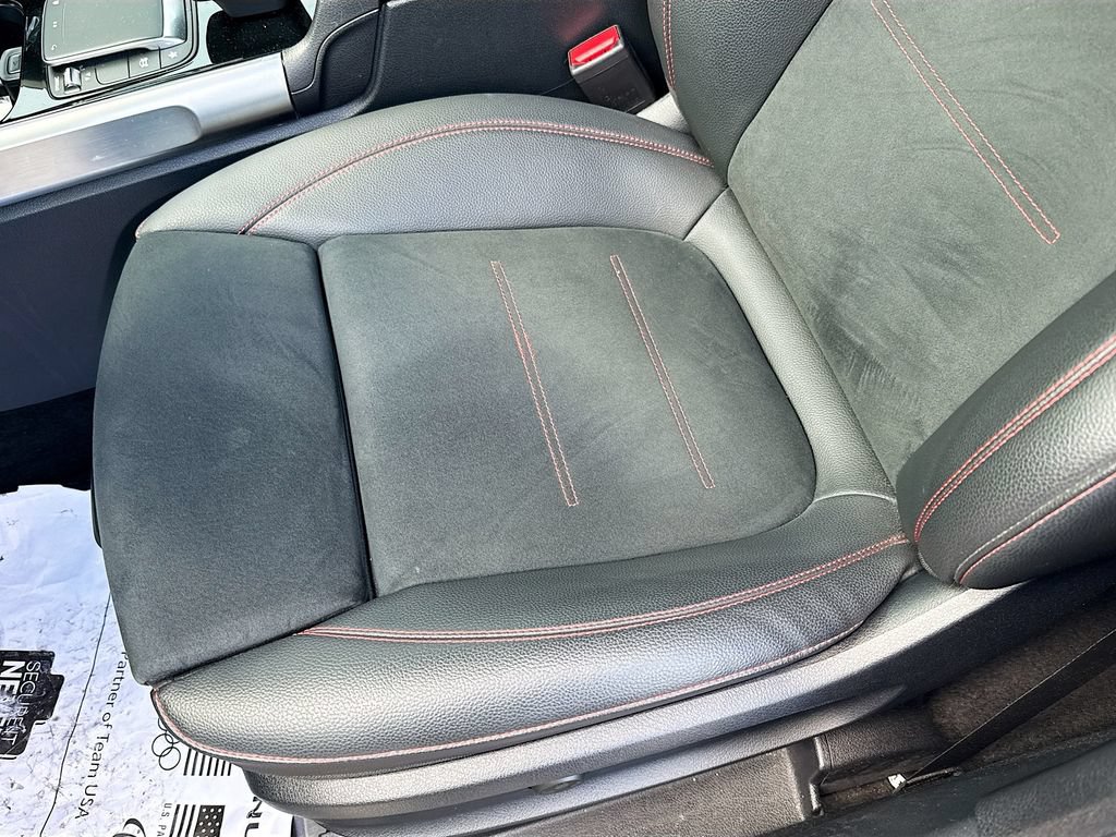 Used 2023 Mercedes-Benz GLB 250 image 19