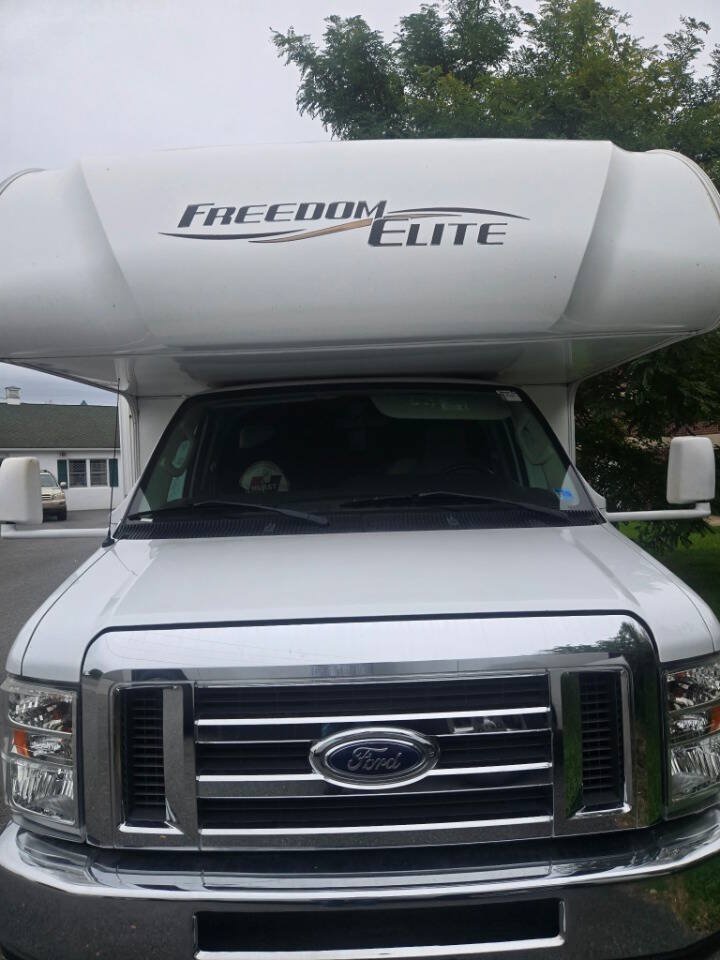 Used 2017 Ford E-350 and Econoline 350 Super Duty w/ Motorhome Prep Package RWD image 16