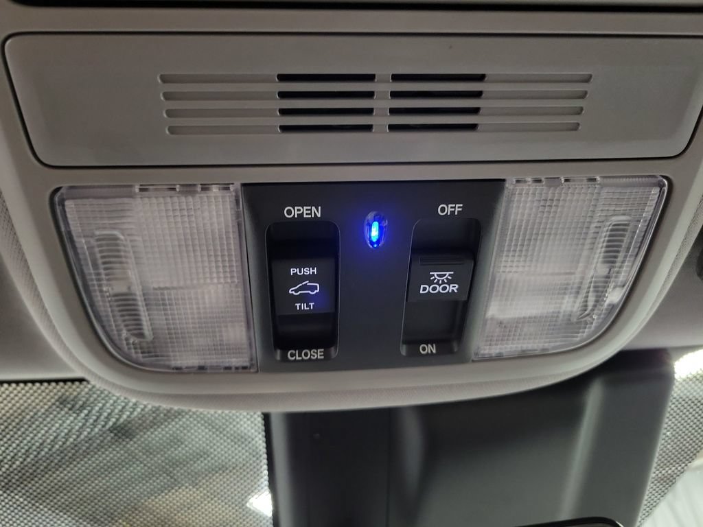 Used 2018 Honda Odyssey EX-L image 22