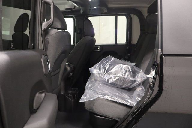New 2025 Jeep Gladiator Sport AWD/4WD image 12
