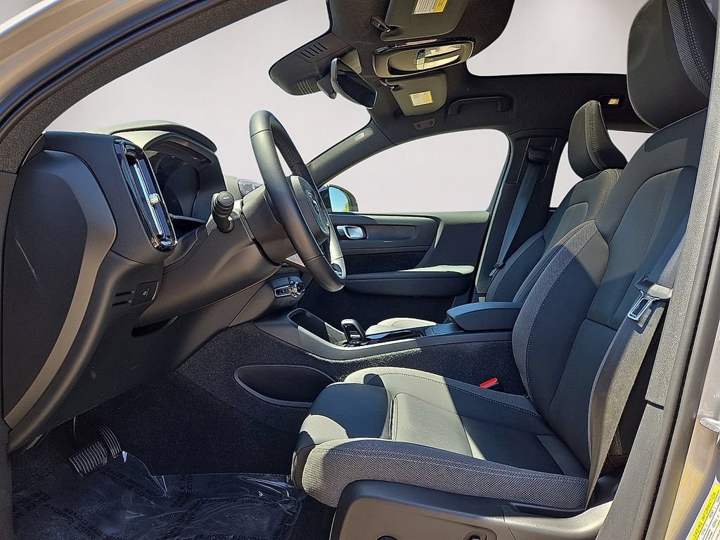 Certified 2023 Volvo C40 Recharge Core AWD/4WD image 23