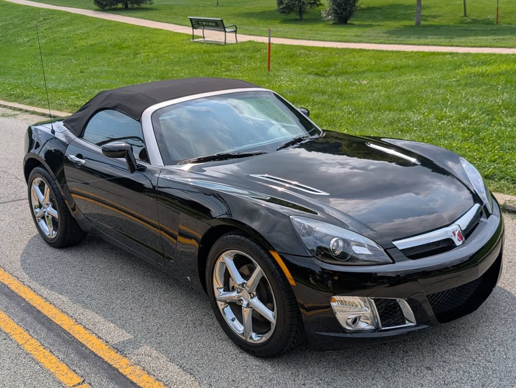 Used 2009 Saturn Sky Red Line RWD image 22