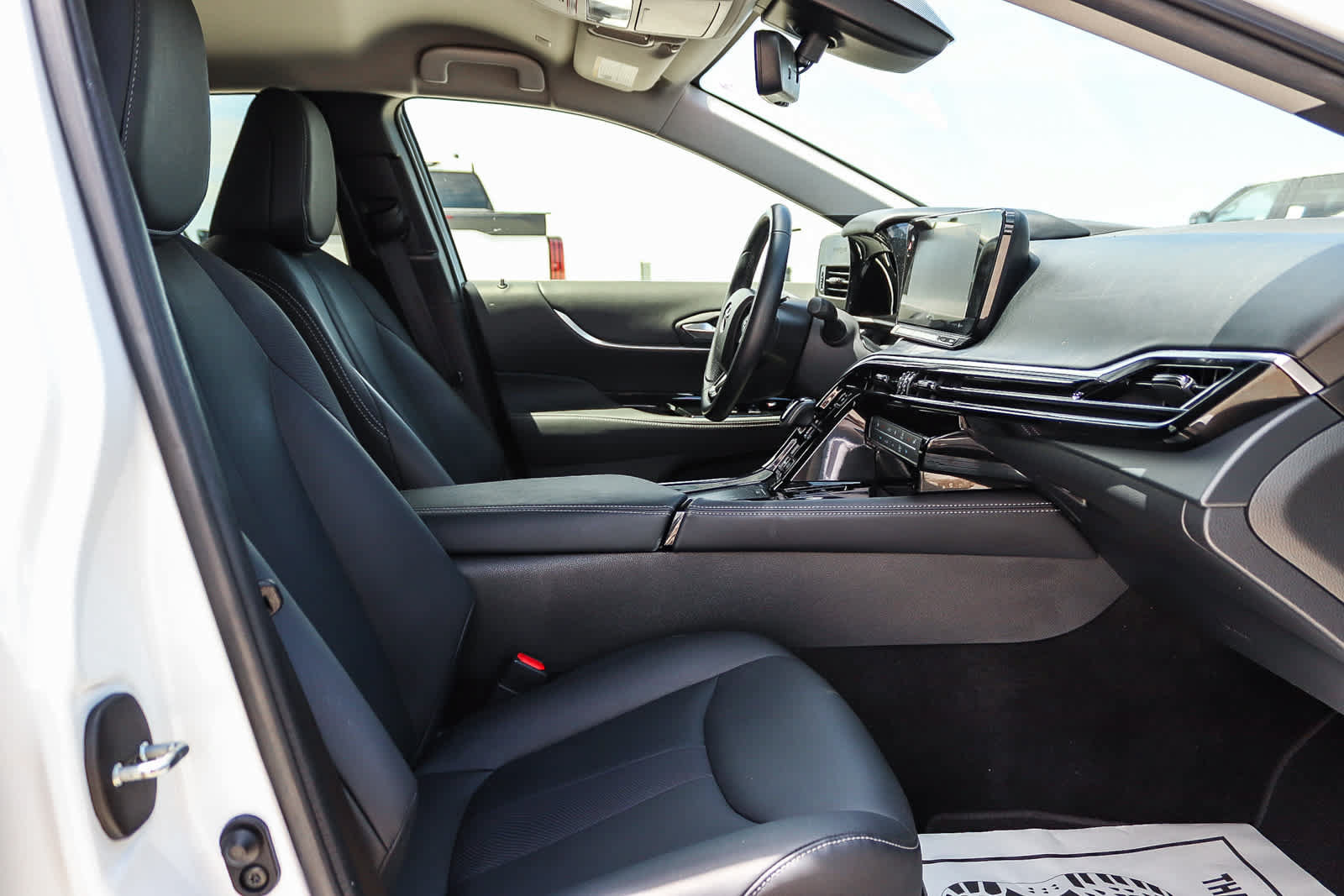 Used 2022 Toyota Mirai w/ Advanced Technology Package RWD image 16