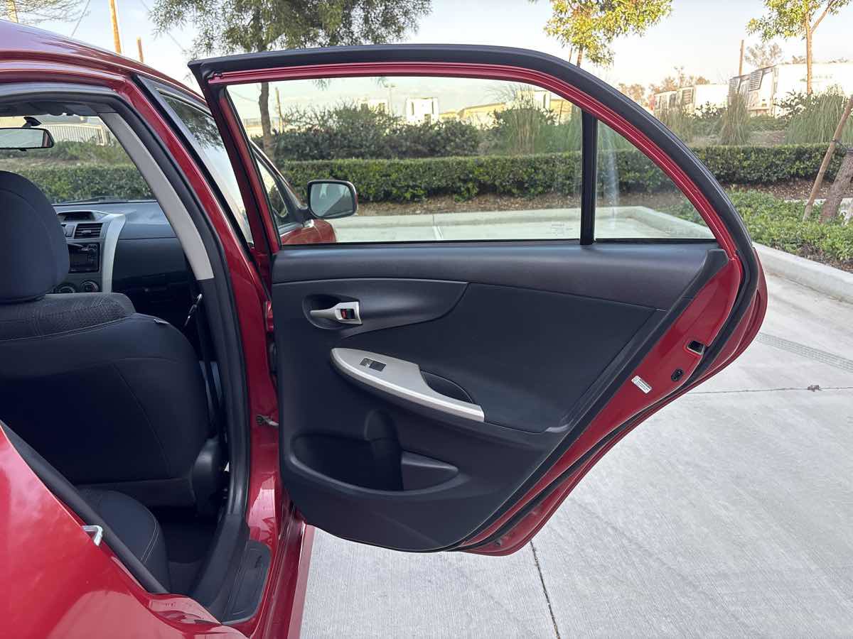 Used 2012 Toyota Corolla S FWD image 13