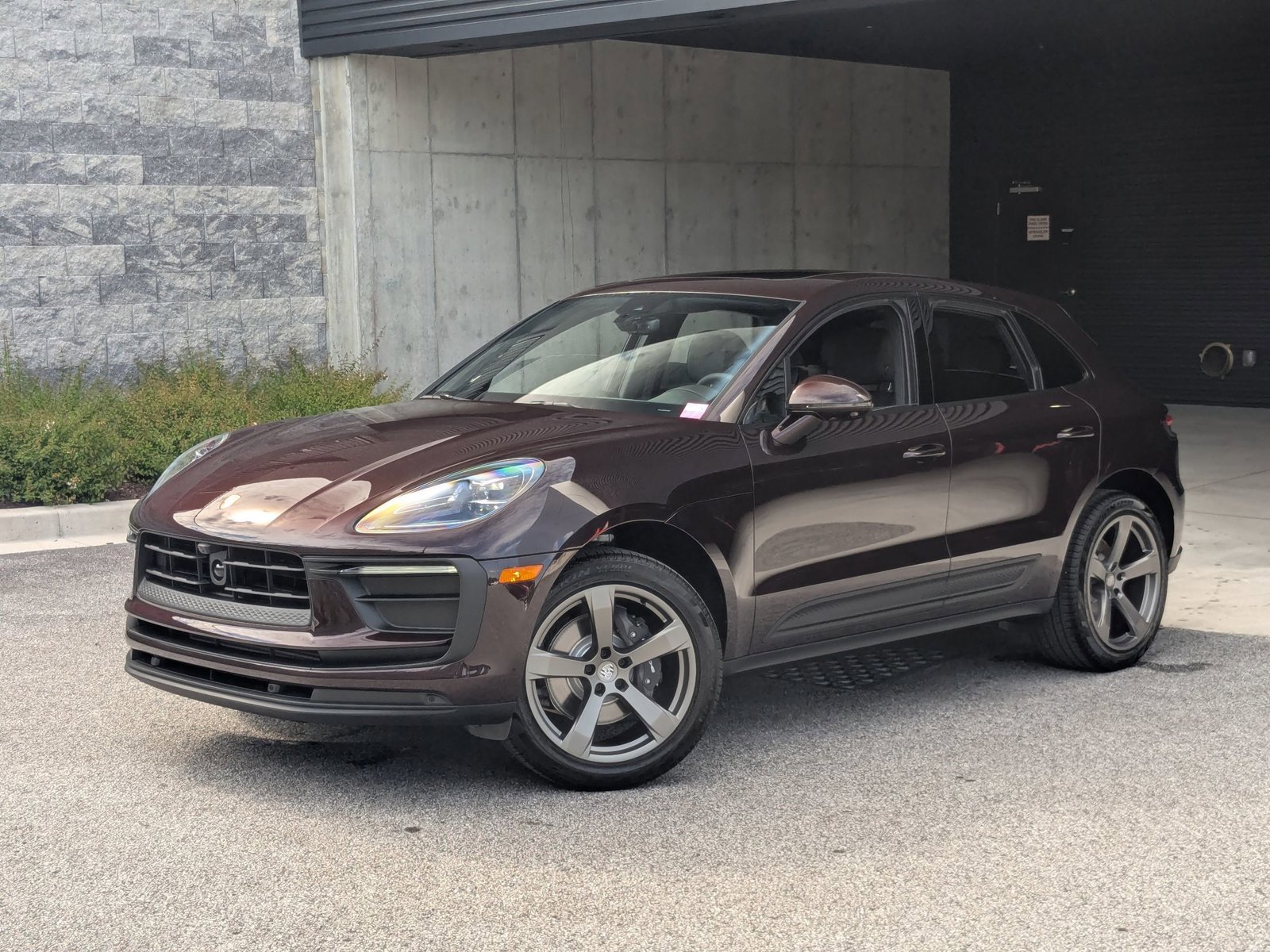 New 2026 Porsche Macan image 1