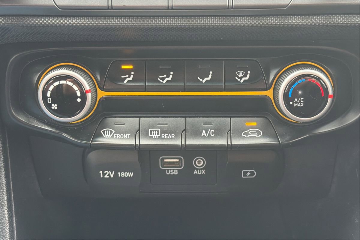 Used 2020 Hyundai Veloster Turbo R-Spec image 29