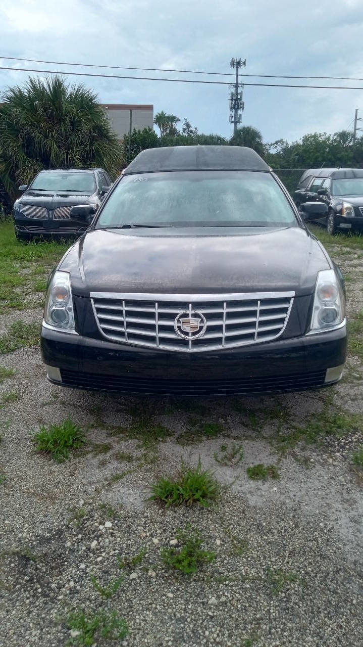 Used 2010 Cadillac DTS Hearse image 3