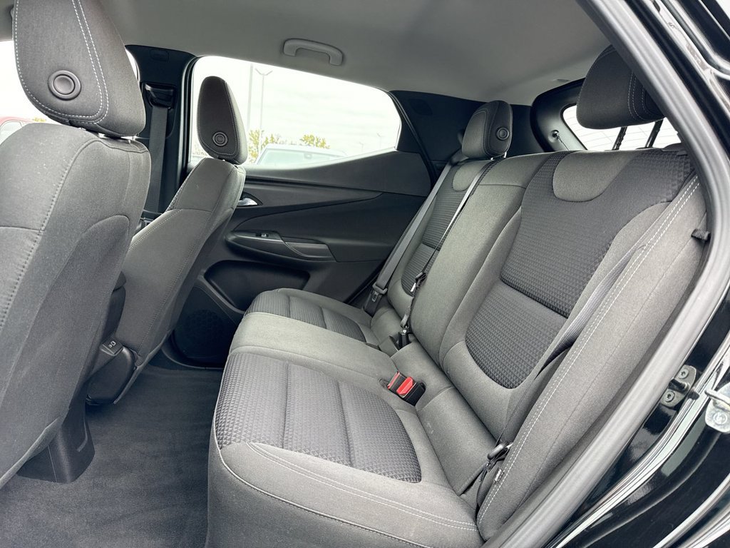 Used 2022 Chevrolet Bolt EUV LT w/ Comfort Package FWD image 23
