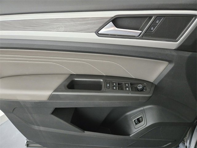 Used 2023 Volkswagen Atlas Cross Sport SE w/ Black Wheel Package image 28