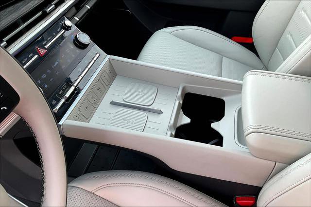 Used 2025 Hyundai Santa Fe Calligraphy image 16
