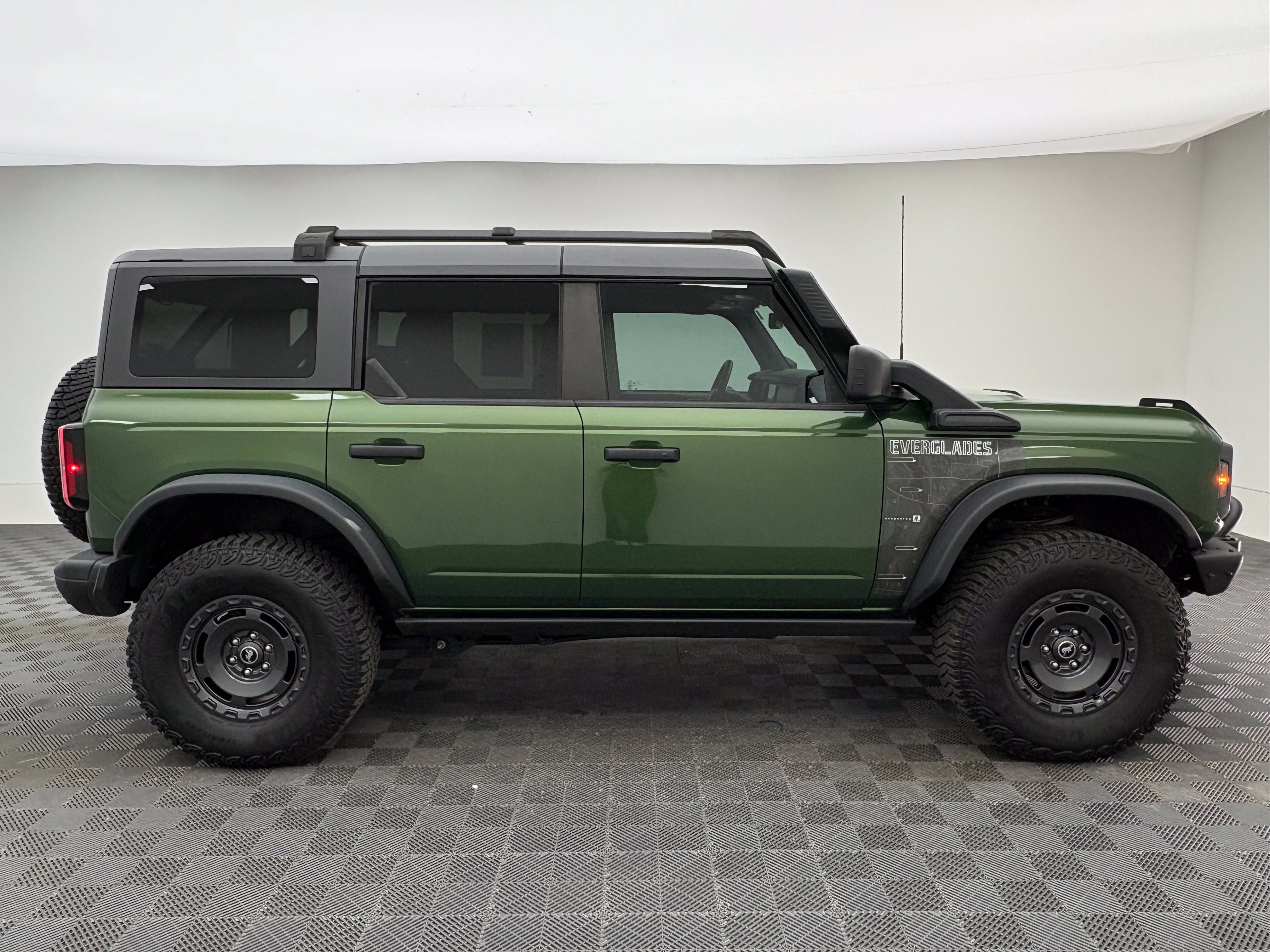 Used 2024 Ford Bronco Everglades AWD/4WD image 5