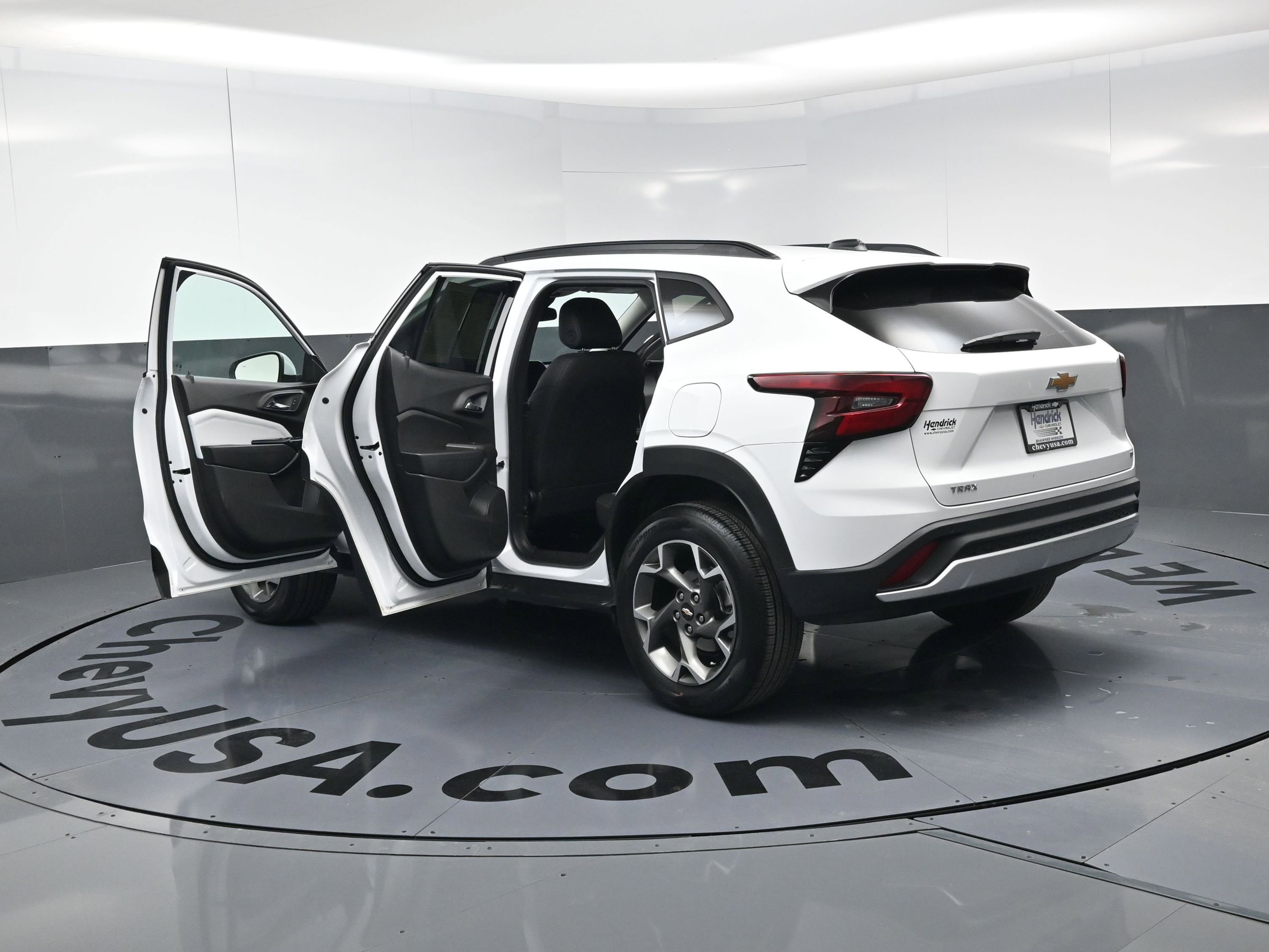 Used 2025 Chevrolet Trax LT w/ Driver Confidence Package image 27