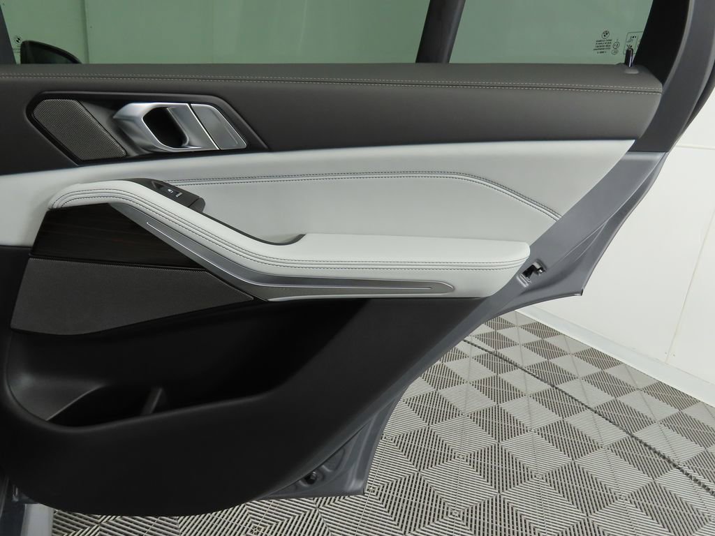 New 2026 BMW X5 sDrive40i w/ M Sport Package image 27